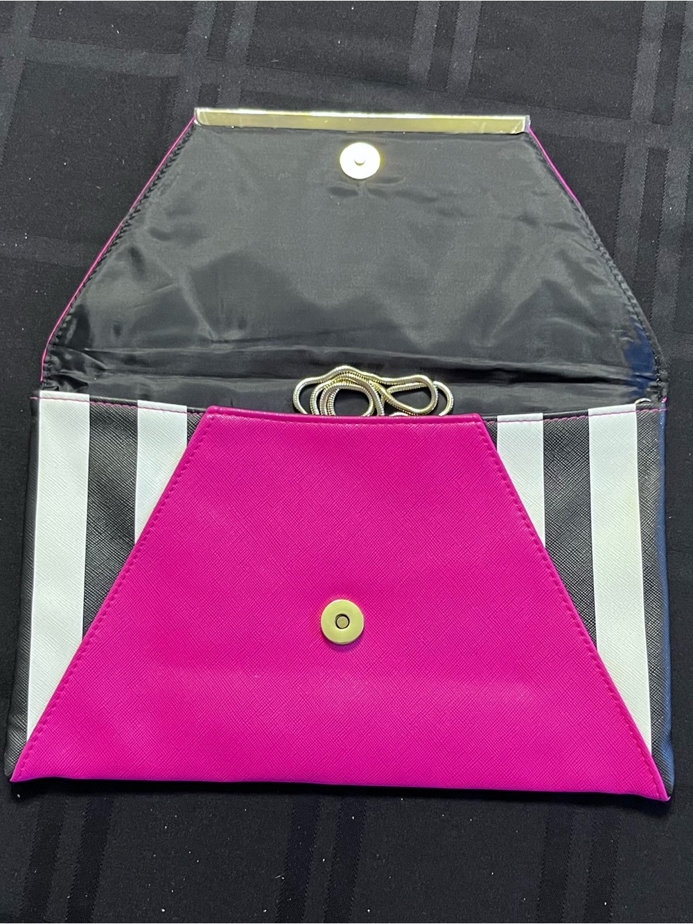 💖 Juicy Couture Envelope Clutch, Hot Pink B&W Striped Detail, Crossbody Chain